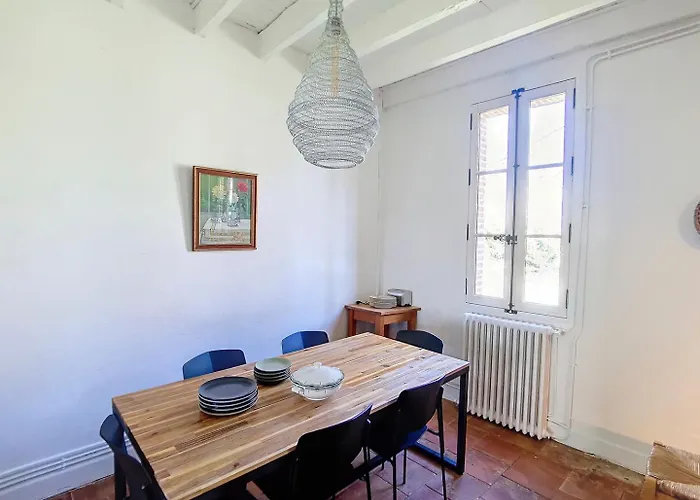 Le Relais De Fleyres - Gite Authentique Avec Jardin, Parking Et Wifi