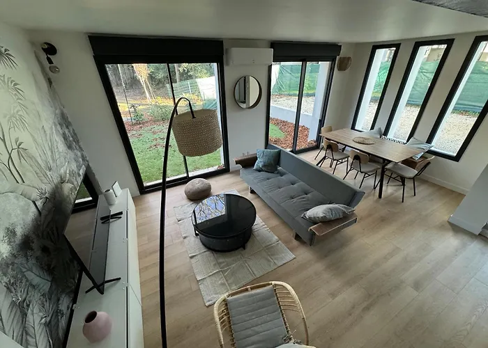 Elegante Maison De Ville Renovee